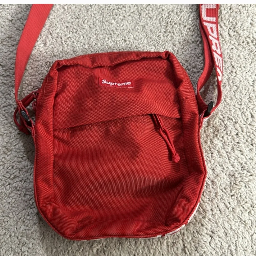 Supreme Shoulder Bag SS18 - Picture 5 of 5